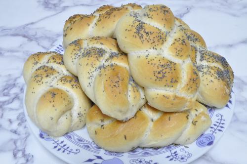 Podmáslové houstičky – Snadné recept z Česko kuchyně, hotový za 90 a více minut